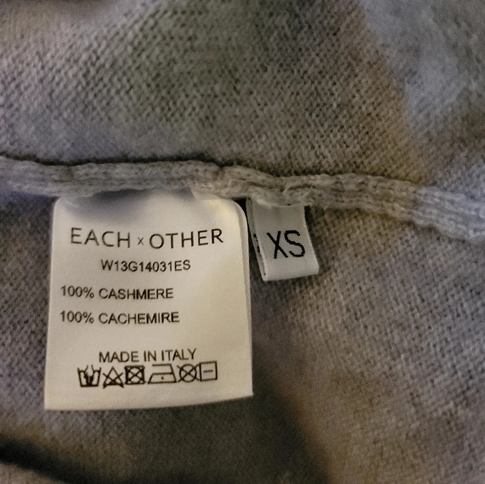 Each x Other Sweater Gray Patched 100% Cashmere Relaxed Fit V-neck Size XS - Picture 13 of 13